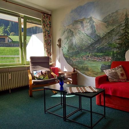 Aparthotel 333 Mit Schwimmbad Kleinwalsertal Мителберг Екстериор снимка